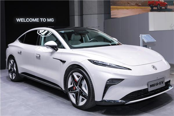 上汽智己L6、MG3 HEV“技術(shù)出?！?中國智造“綻放”2024日內(nèi)瓦車展